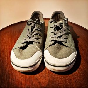 Keen Eldon Sneaker sz7.